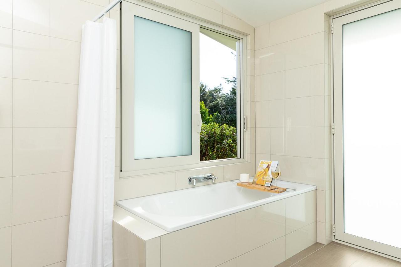 Anam Cara Gardens Luxury Villa Private Bedrooms And Ensuite Bathrooms Sleeps 9 Otaki Exteriör bild